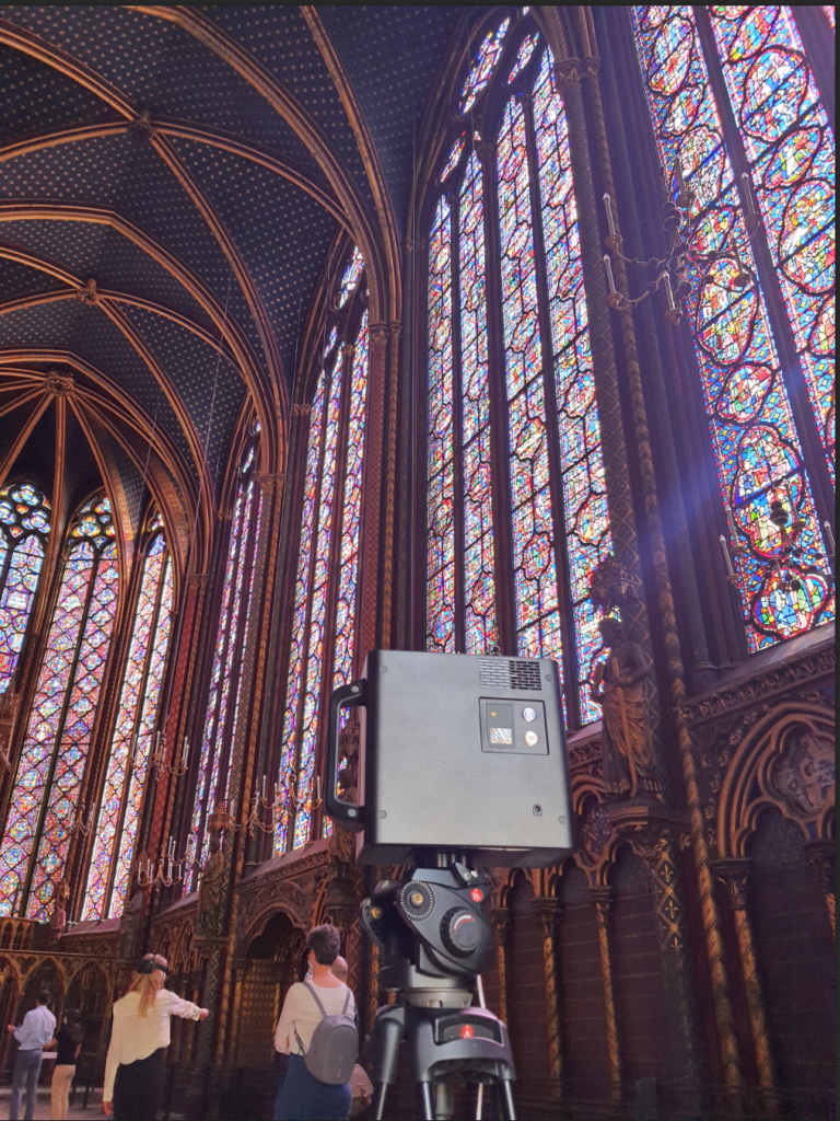 Synergiz: Réalisation visite virtuelle de la Sainte Chapelle avec un scanner infrarouge et un scanner laser. Cliquer pour visiter !